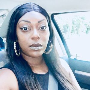 Meet your Posher, Felicia